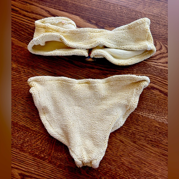 Hunza G Bikini - Picture 2 of 3